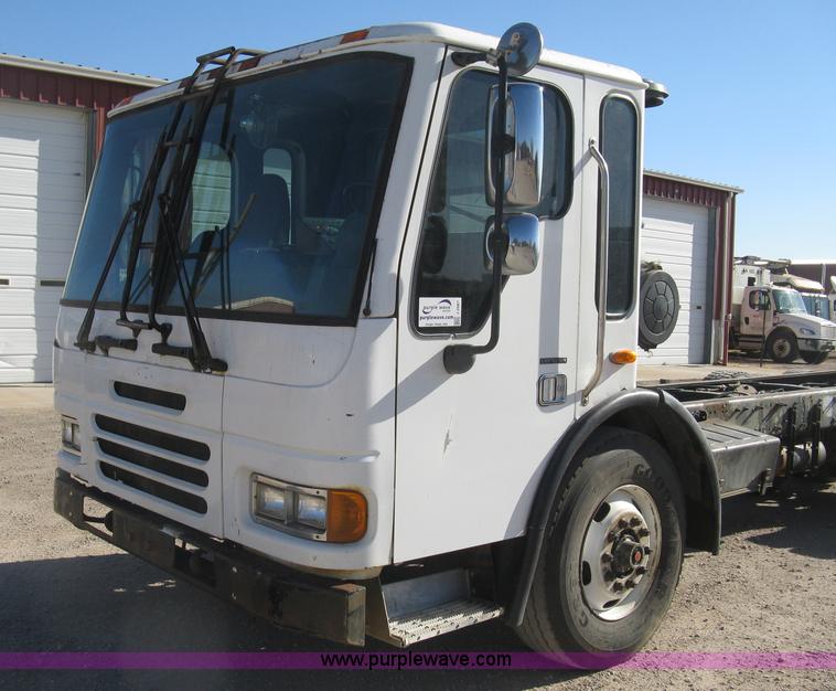 image for item J2987 2004 Sterling Condor truck cab and chassis