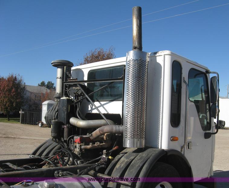 image for item J2987 2004 Sterling Condor truck cab and chassis