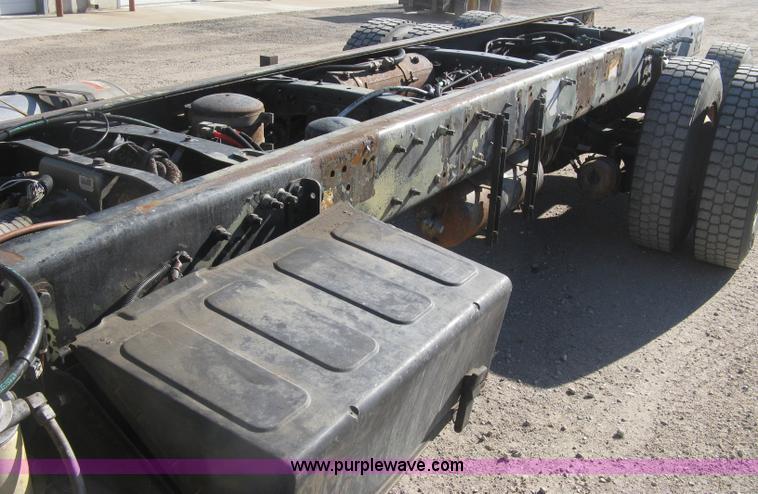 image for item J2987 2004 Sterling Condor truck cab and chassis