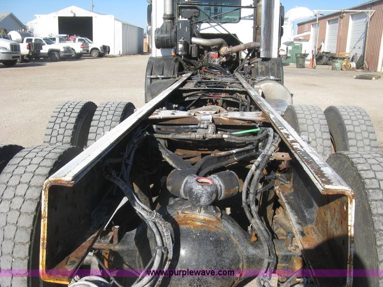 image for item J2987 2004 Sterling Condor truck cab and chassis