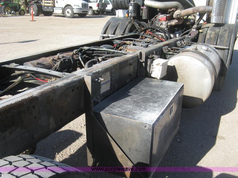 image for item J2987 2004 Sterling Condor truck cab and chassis