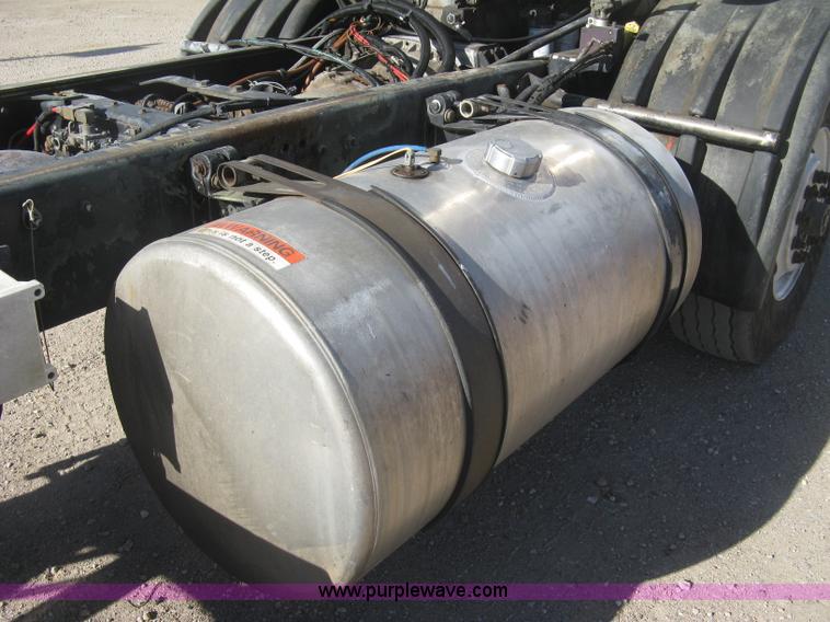 image for item J2987 2004 Sterling Condor truck cab and chassis