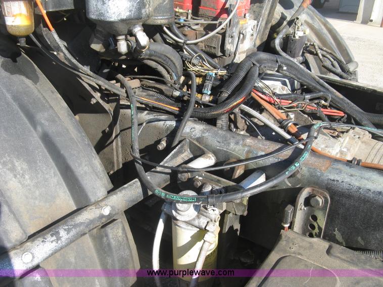 image for item J2987 2004 Sterling Condor truck cab and chassis