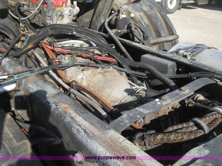 image for item J2987 2004 Sterling Condor truck cab and chassis