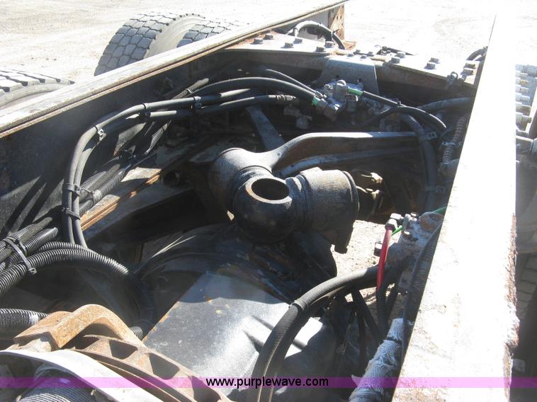 image for item J2987 2004 Sterling Condor truck cab and chassis