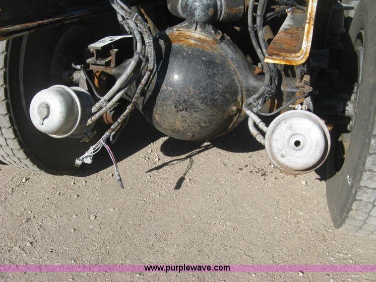 image for item J2987 2004 Sterling Condor truck cab and chassis