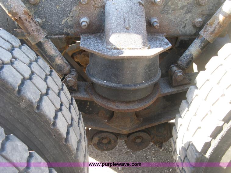 image for item J2987 2004 Sterling Condor truck cab and chassis