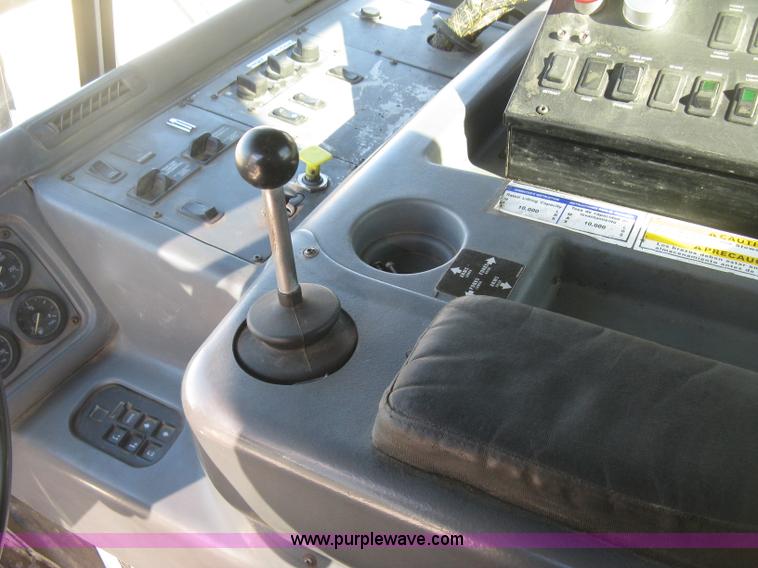 image for item J2987 2004 Sterling Condor truck cab and chassis