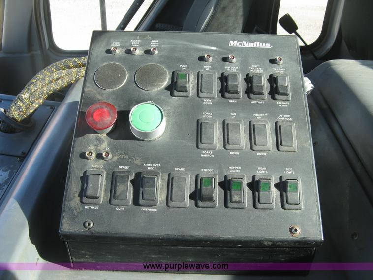 image for item J2987 2004 Sterling Condor truck cab and chassis