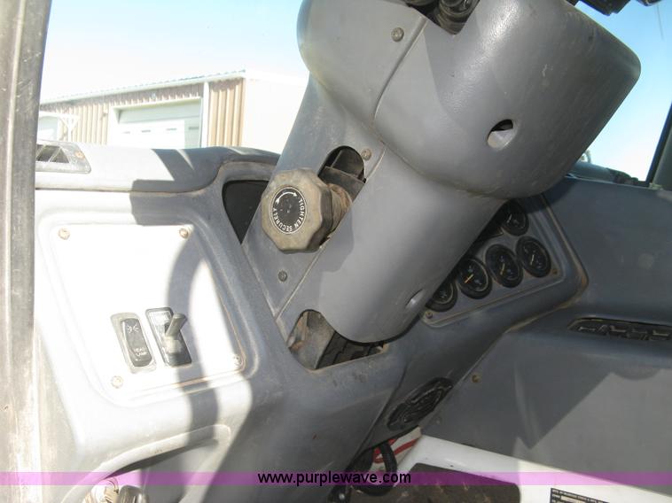 image for item J2987 2004 Sterling Condor truck cab and chassis