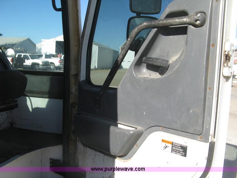 image for item J2987 2004 Sterling Condor truck cab and chassis