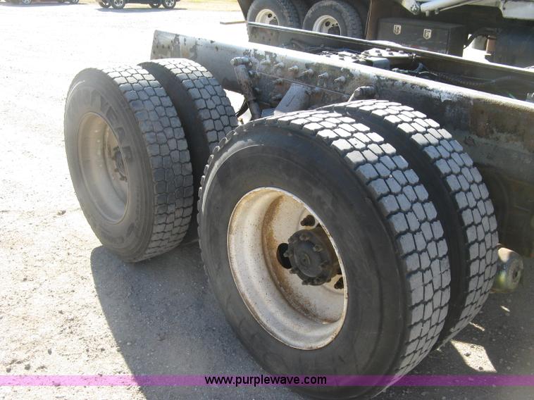 image for item J2987 2004 Sterling Condor truck cab and chassis