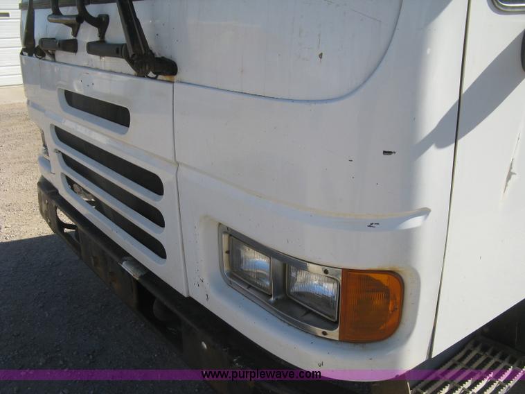 image for item J2987 2004 Sterling Condor truck cab and chassis