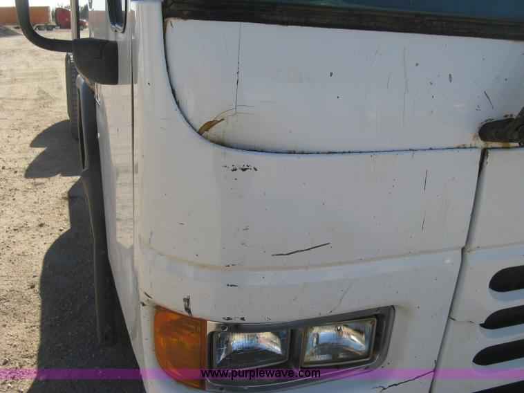 image for item J2987 2004 Sterling Condor truck cab and chassis