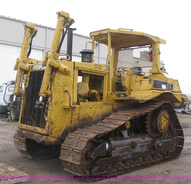 image for item J2993 1990 Caterpillar D7H dozer