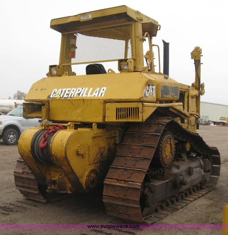 image for item J2993 1990 Caterpillar D7H dozer