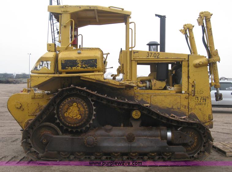 image for item J2993 1990 Caterpillar D7H dozer
