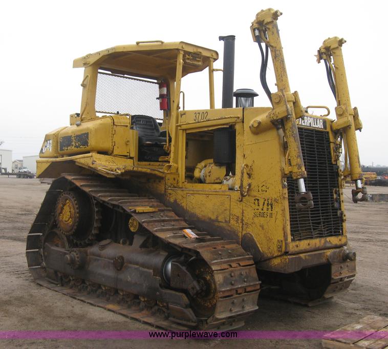 image for item J2993 1990 Caterpillar D7H dozer
