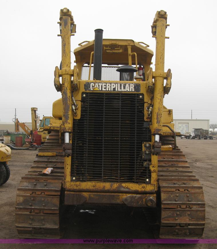 image for item J2993 1990 Caterpillar D7H dozer