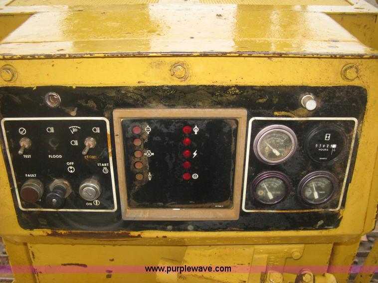 image for item J2993 1990 Caterpillar D7H dozer