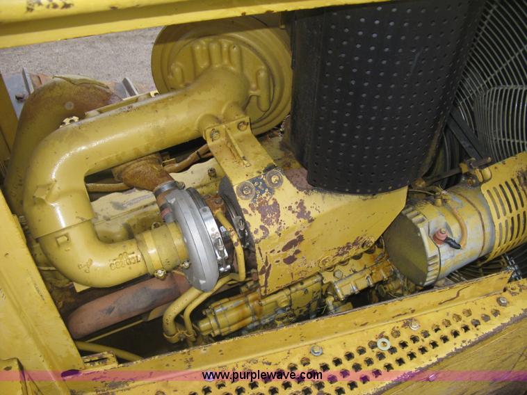 image for item J2993 1990 Caterpillar D7H dozer