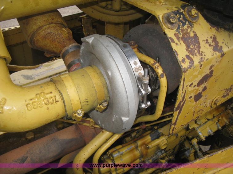 image for item J2993 1990 Caterpillar D7H dozer