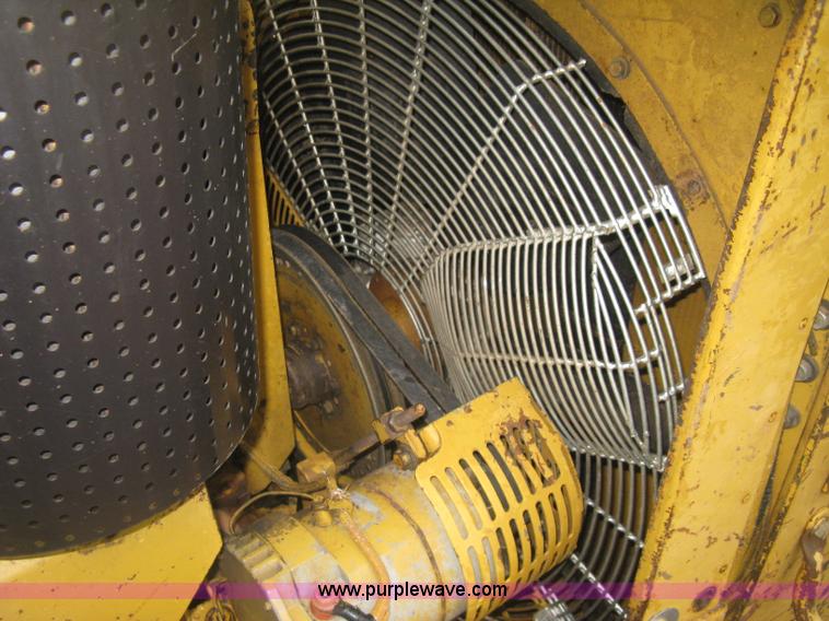 image for item J2993 1990 Caterpillar D7H dozer