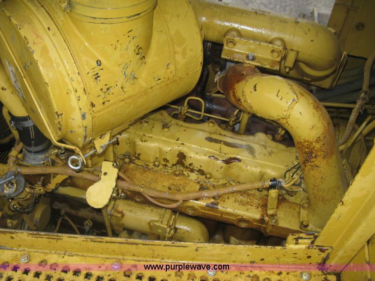 image for item J2993 1990 Caterpillar D7H dozer
