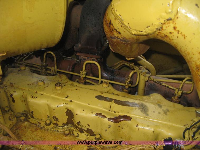 image for item J2993 1990 Caterpillar D7H dozer