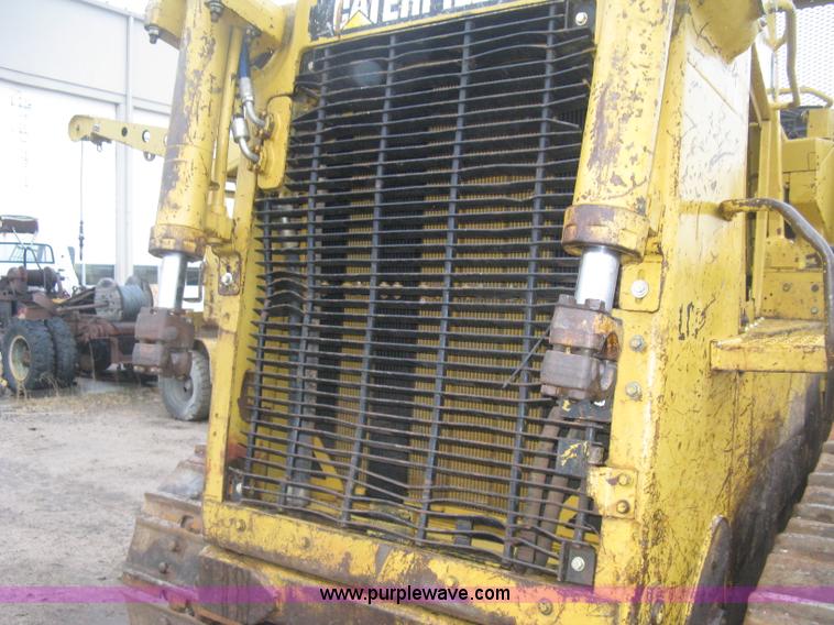 image for item J2993 1990 Caterpillar D7H dozer