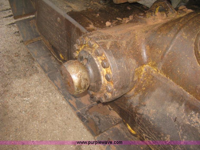 image for item J2993 1990 Caterpillar D7H dozer