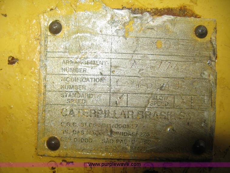 image for item J2993 1990 Caterpillar D7H dozer