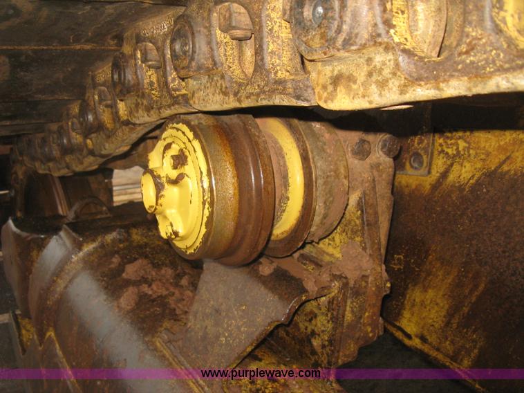 image for item J2993 1990 Caterpillar D7H dozer