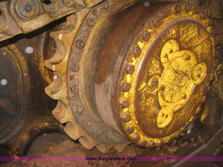 image for item J2993 1990 Caterpillar D7H dozer