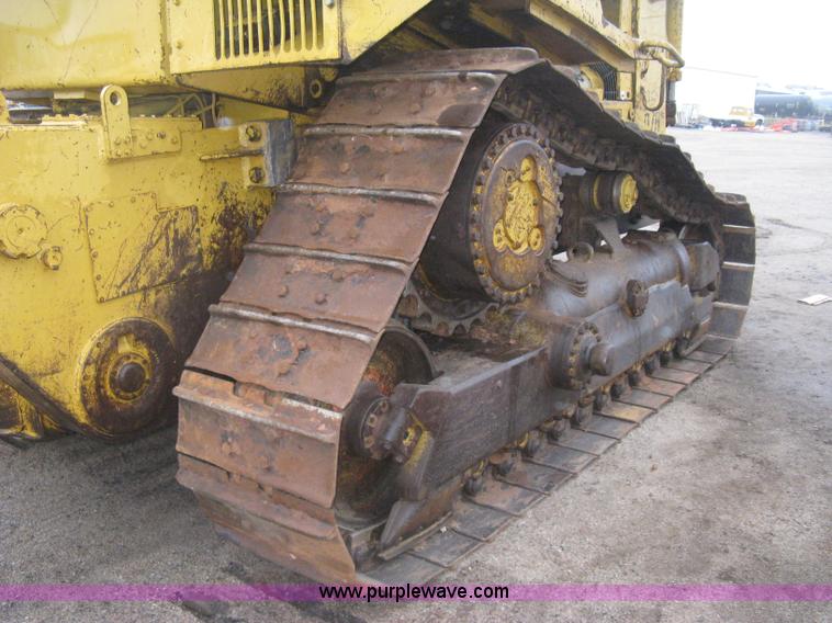image for item J2993 1990 Caterpillar D7H dozer