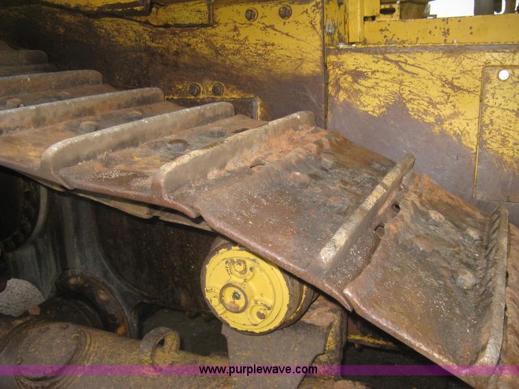 image for item J2993 1990 Caterpillar D7H dozer