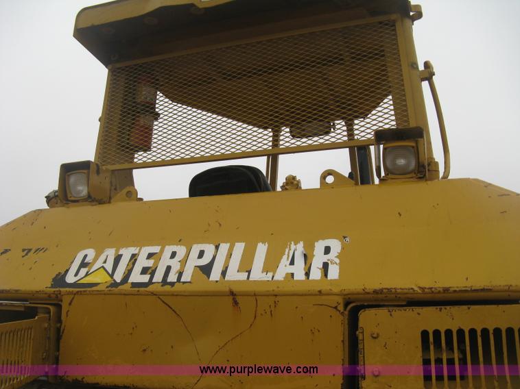 image for item J2993 1990 Caterpillar D7H dozer