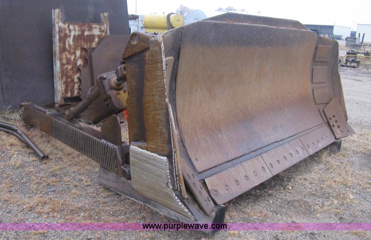 image for item J2993 1990 Caterpillar D7H dozer