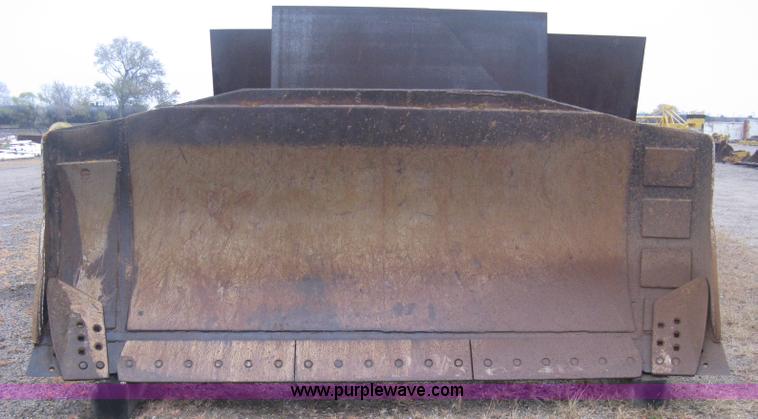 image for item J2993 1990 Caterpillar D7H dozer