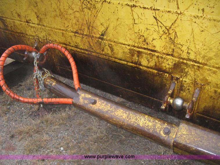 image for item J2993 1990 Caterpillar D7H dozer