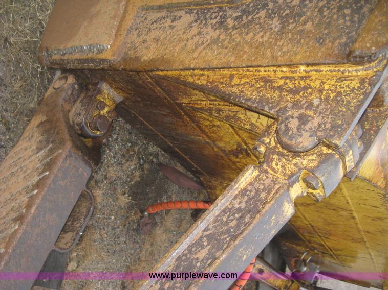 image for item J2993 1990 Caterpillar D7H dozer