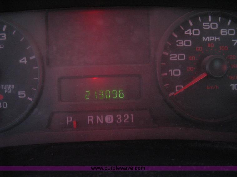 image for item J2996 2006 Ford F350 Super Duty XLT Crew Cab pickup truck