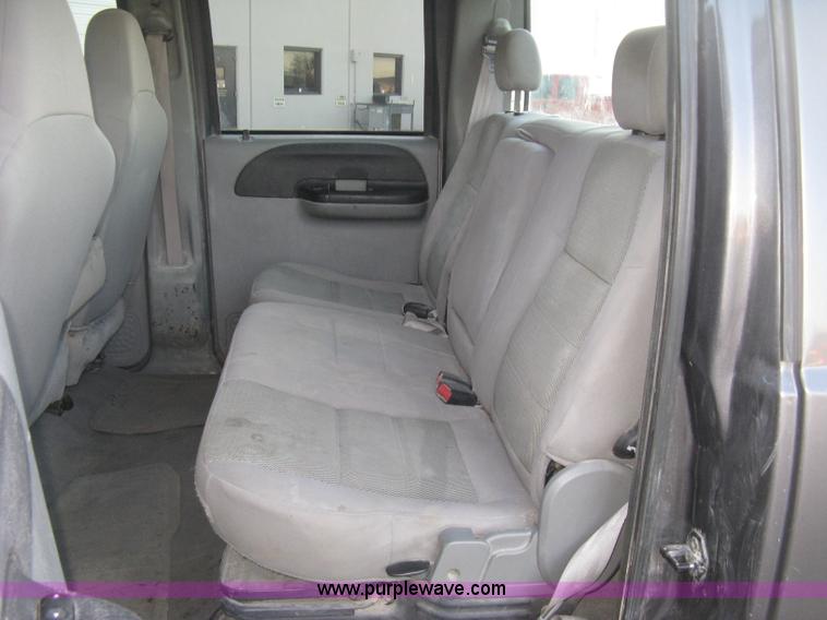 image for item J2996 2006 Ford F350 Super Duty XLT Crew Cab pickup truck