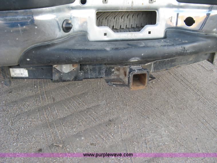 image for item J2996 2006 Ford F350 Super Duty XLT Crew Cab pickup truck