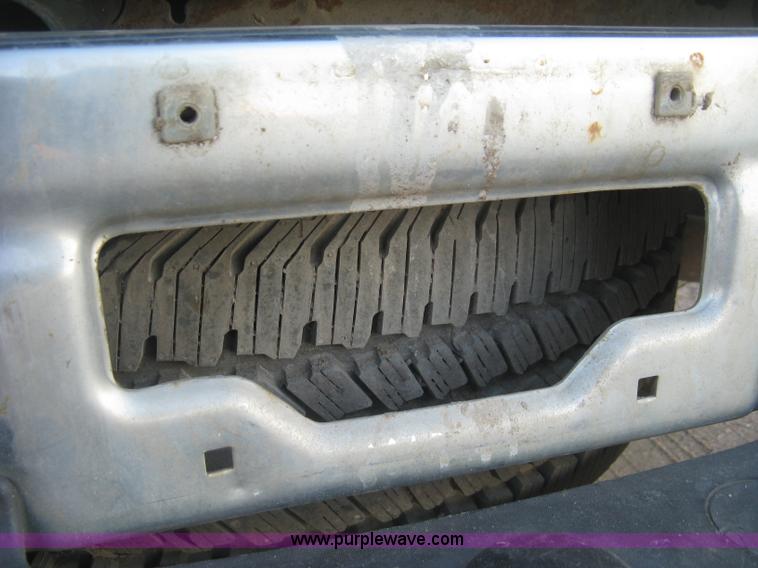 image for item J2996 2006 Ford F350 Super Duty XLT Crew Cab pickup truck