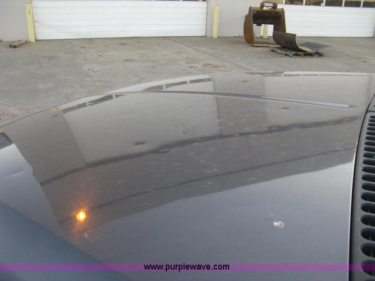 image for item J2996 2006 Ford F350 Super Duty XLT Crew Cab pickup truck