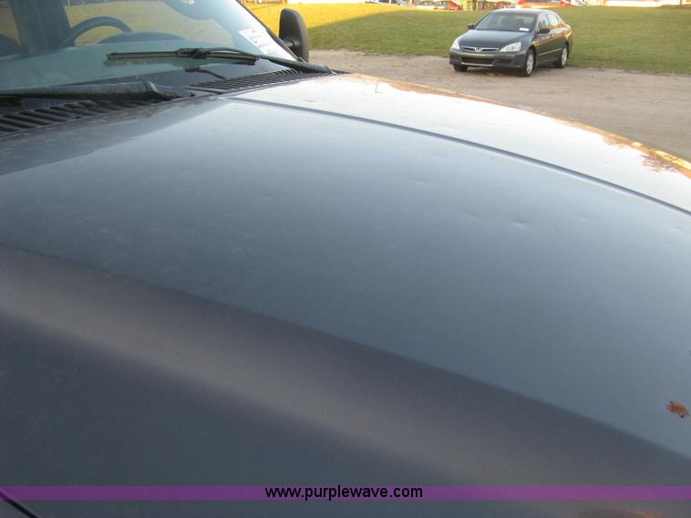 image for item J2996 2006 Ford F350 Super Duty XLT Crew Cab pickup truck