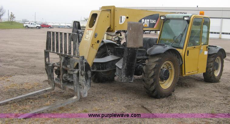image for item J2998 Caterpillar TL943 telehandler