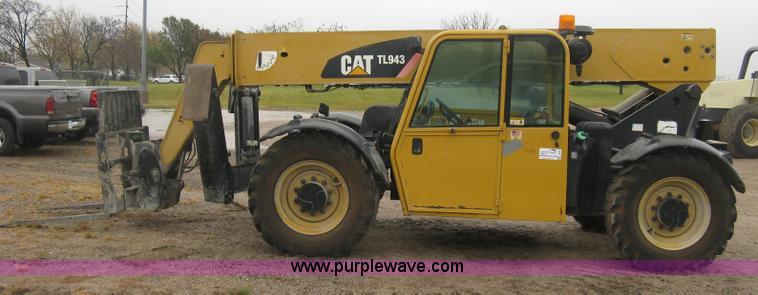 image for item J2998 Caterpillar TL943 telehandler