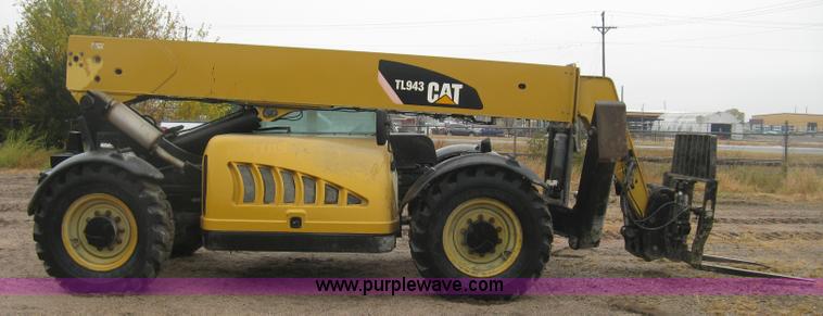 image for item J2998 Caterpillar TL943 telehandler